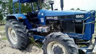 ขายรถไถ NEWHOLLAND 6640 อุปกรณ์ ดันหน้า ผาน3 ผาน7 สภาพพร้อมใช้งาน ราคา690,000 สนใจโทร 090-8588220คุณนะ 093-3258446คุณบิว